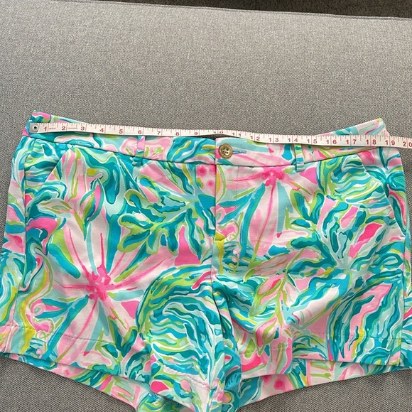 Lilly Pulitzer Shorts - Picture 5 of 7
